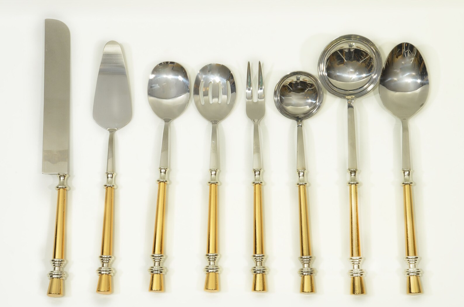 Elevate Your Dining Experience with Our 8-Piece Utensil Set in Gold and Silver - Perfect for Stylish Table Presentations - Image 4