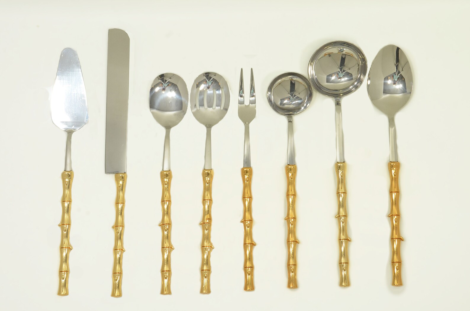 Elevate Your Dining Experience with Our 8-Piece Utensil Set in Gold and Silver - Perfect for Stylish Table Presentations - Image 5
