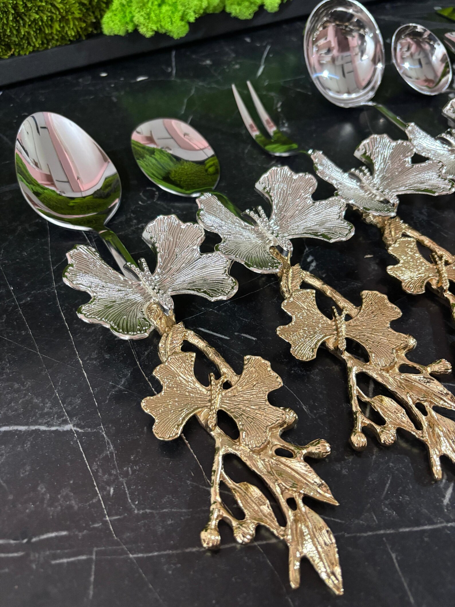 Gold Butterfly Leaf Utensil Set: Elegant Kitchen Decor - Image 3